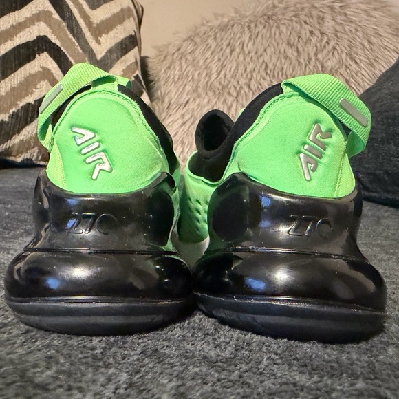 Nike Big Kids Black and Neon Green air max 270’s - Picture 5 of 6